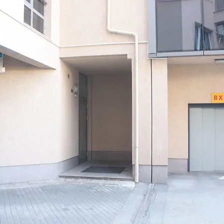 Square * 普罗夫迪夫